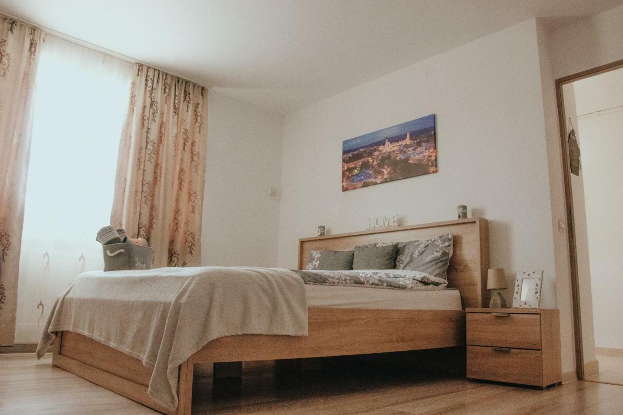 Apartament 1 Decembrie Apartment Alba Iulia Bagian luar foto